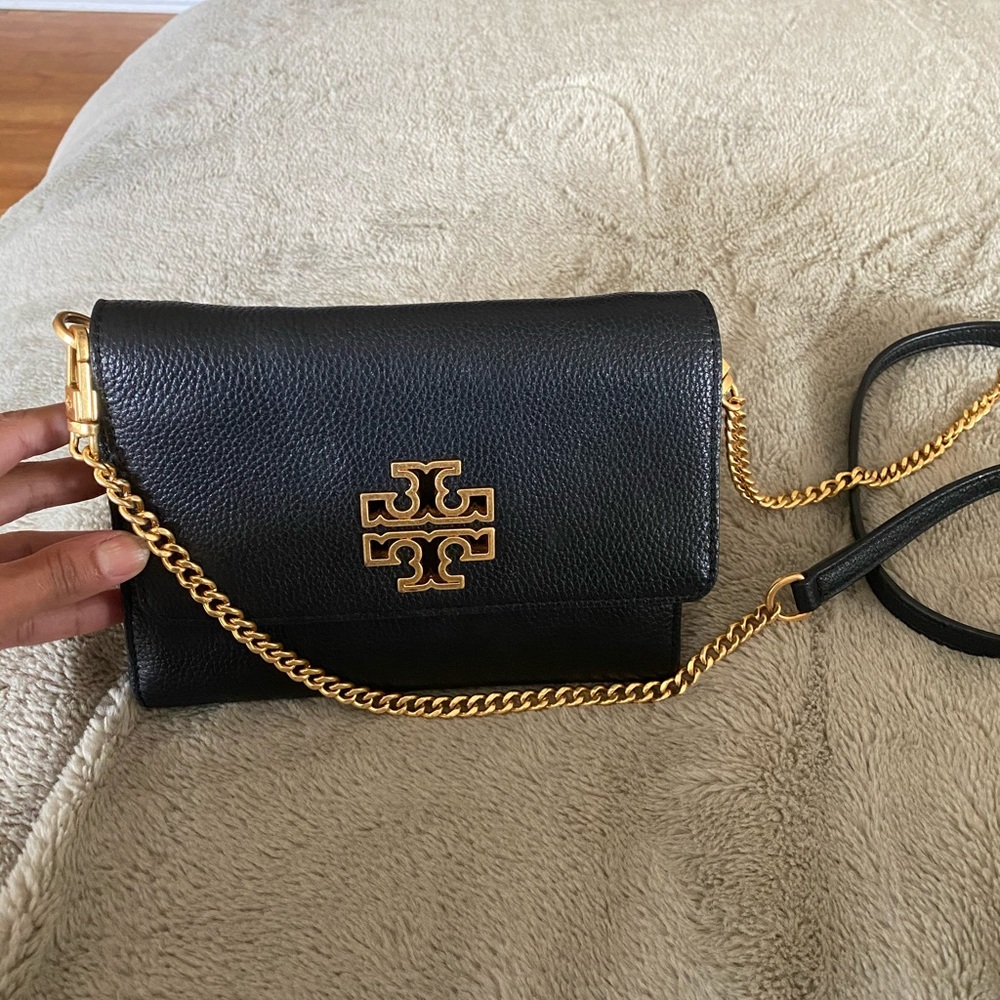 Tory Burch Britten Chain Wallet/Crossbody